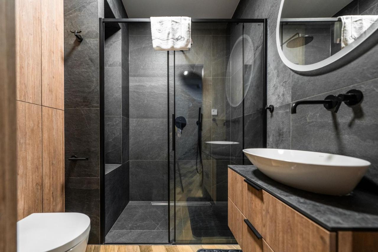 Stonehill24 - Apartament & Spa 斯克拉斯卡波伦巴 外观 照片